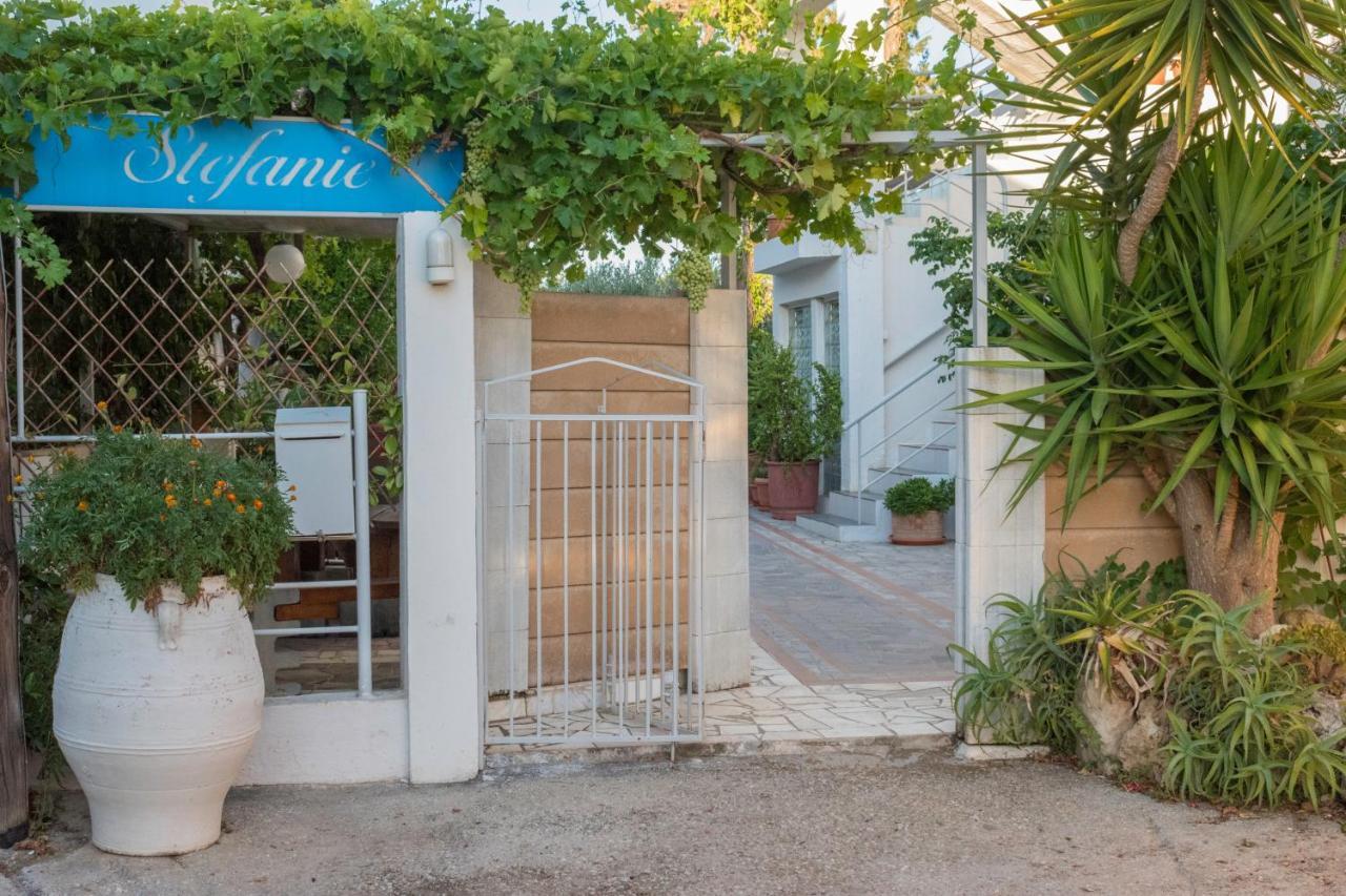 Stefanie Studios Agia Marina المظهر الخارجي الصورة